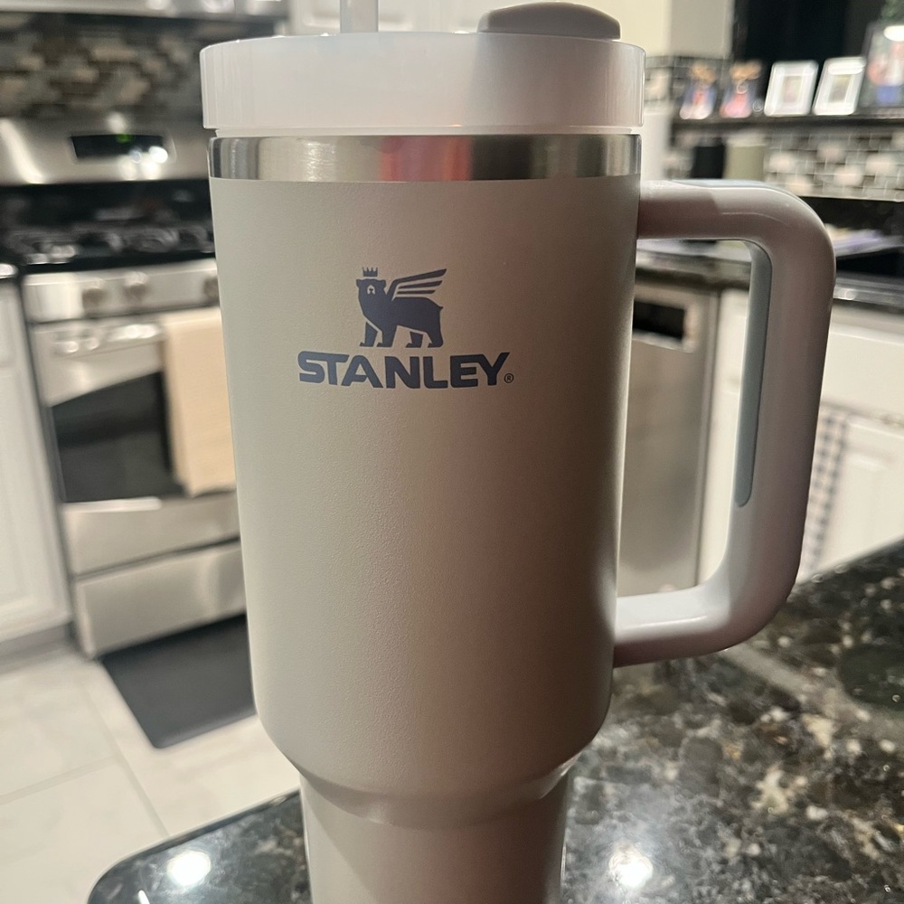 Stanley Silver/Blue 40 ounce Tumbler